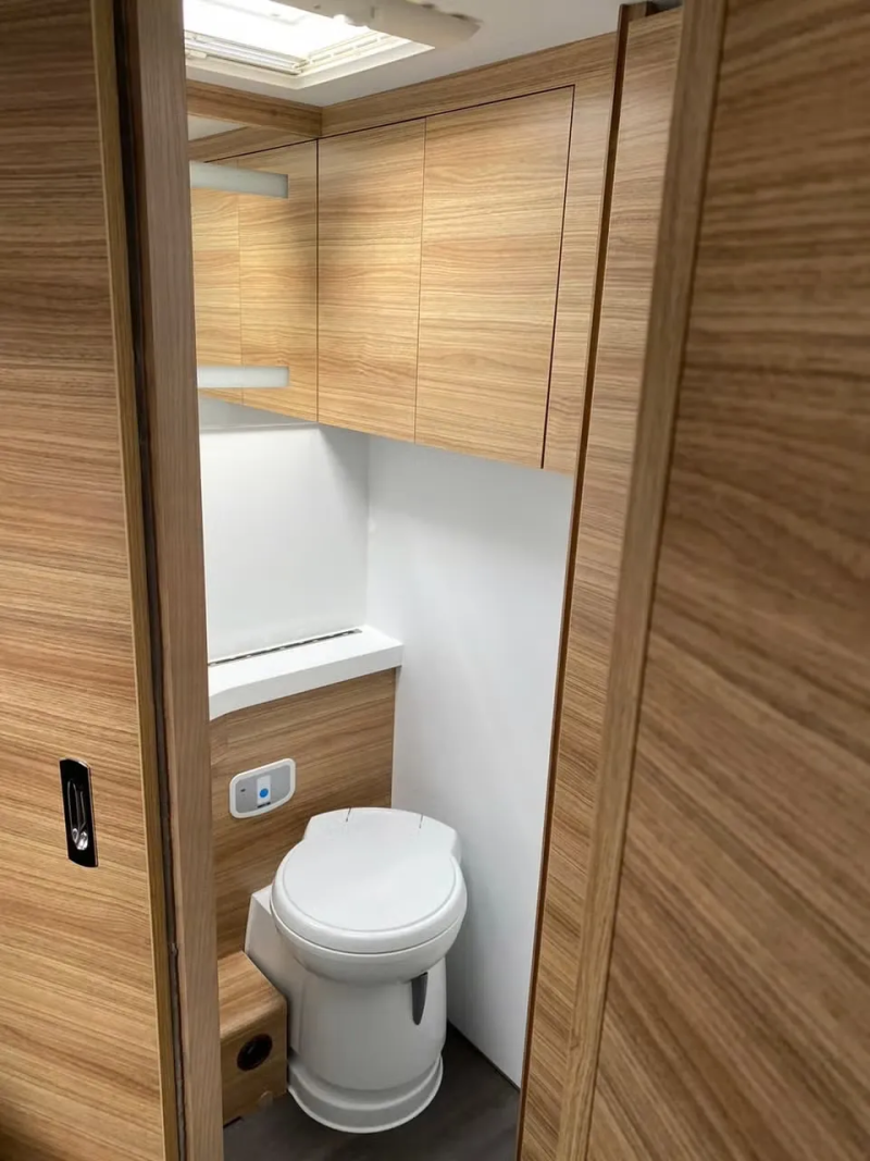 Adria 700 Sonic DC plus