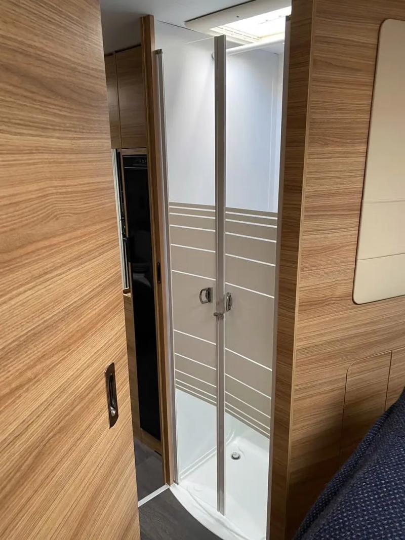 Adria 700 Sonic DC plus