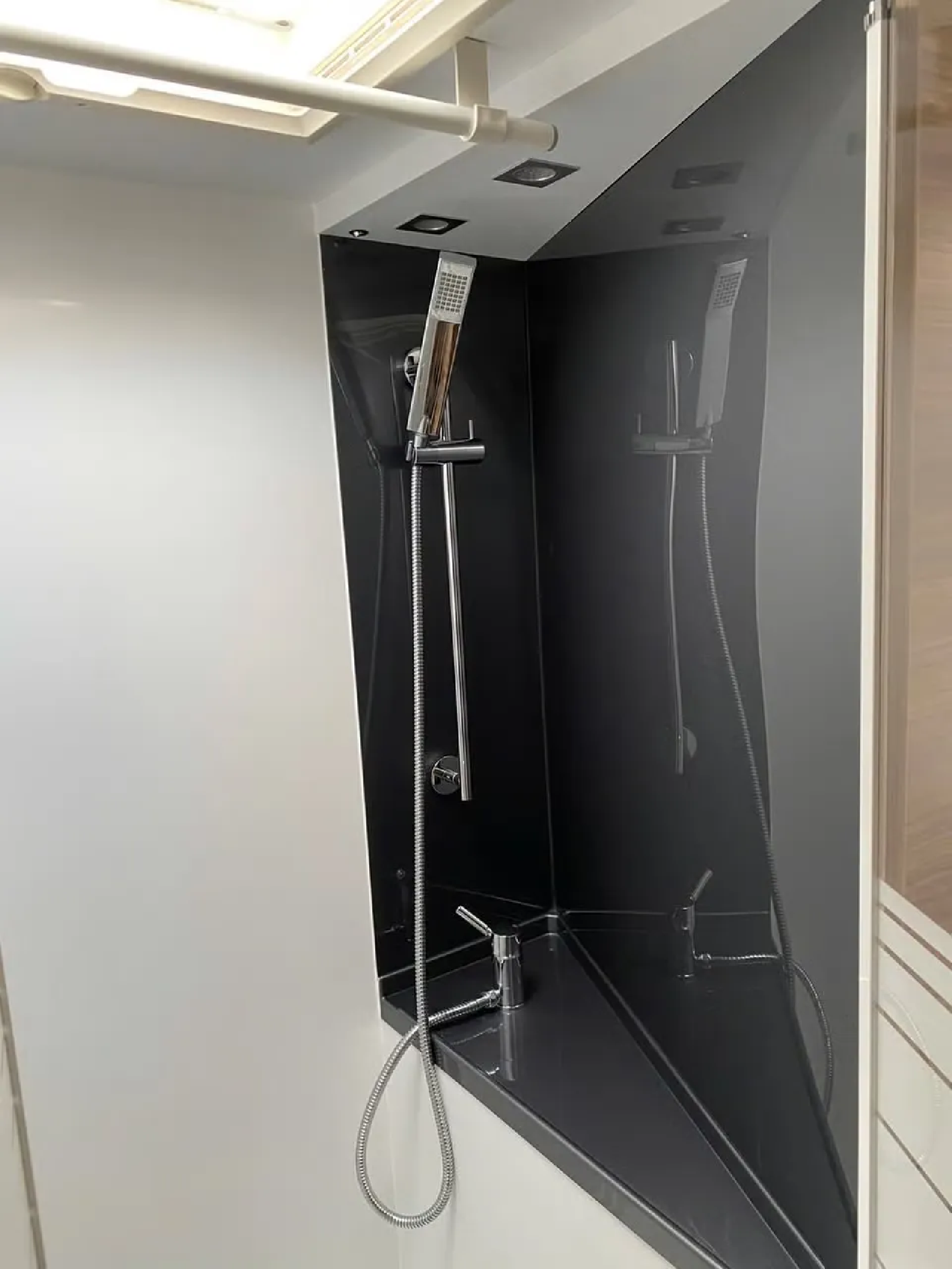 Adria 700 Sonic DC plus