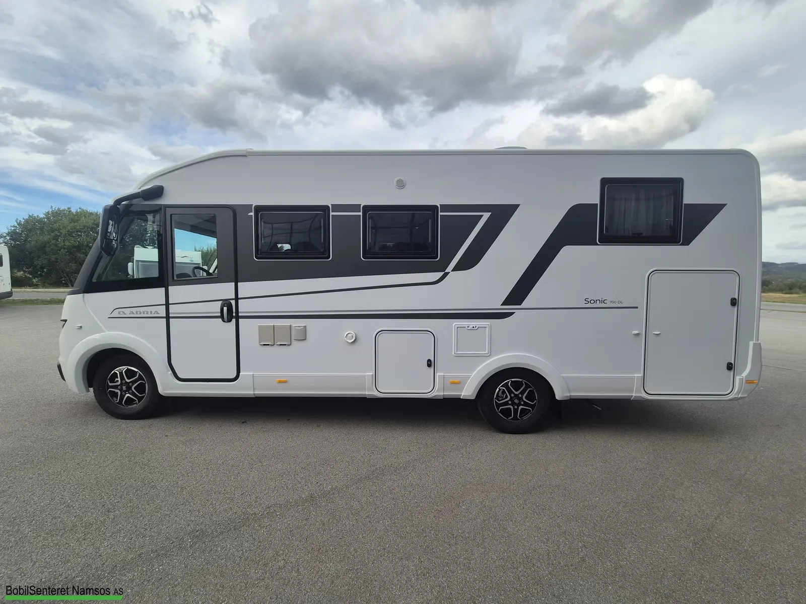 Adria SONIC 700 DL