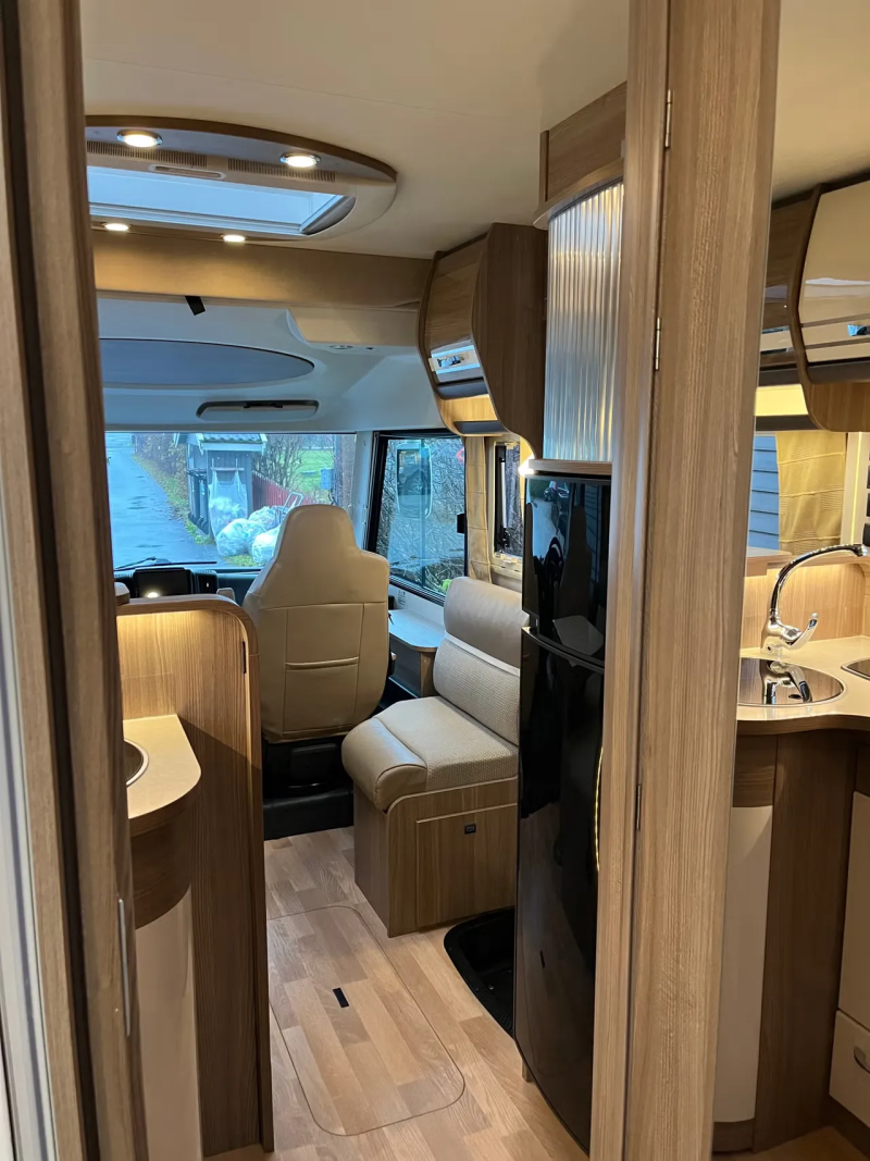 Rapido 8090DF ALKO 180 ch