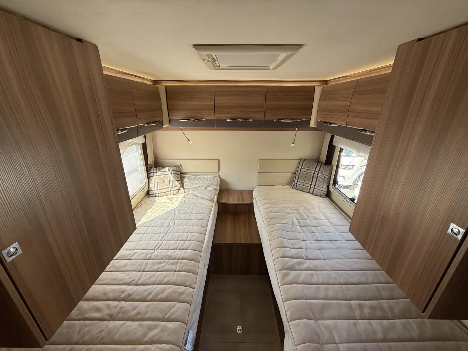 Challenger SIRIUS 3098