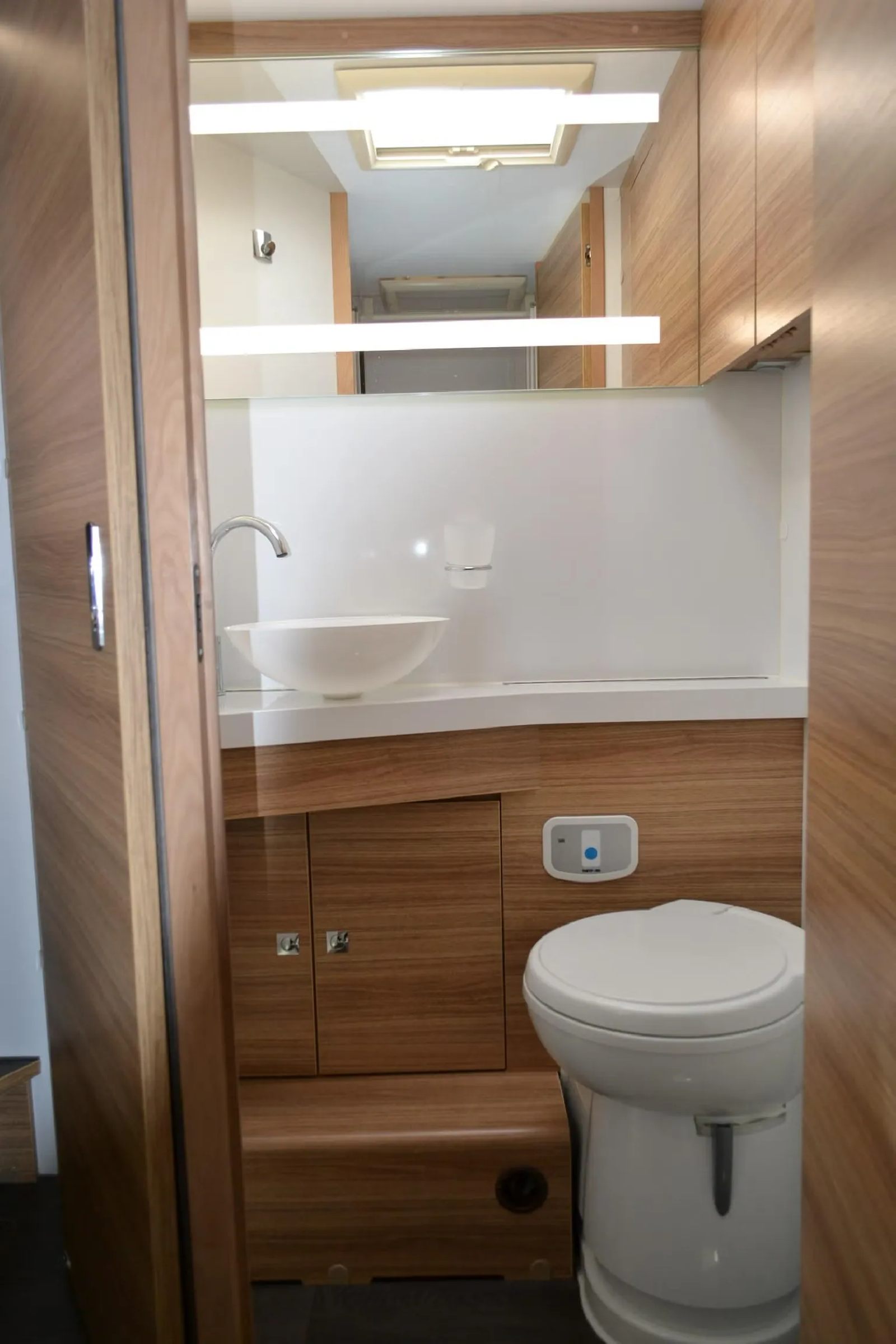 Adria Sonic I 700 DC