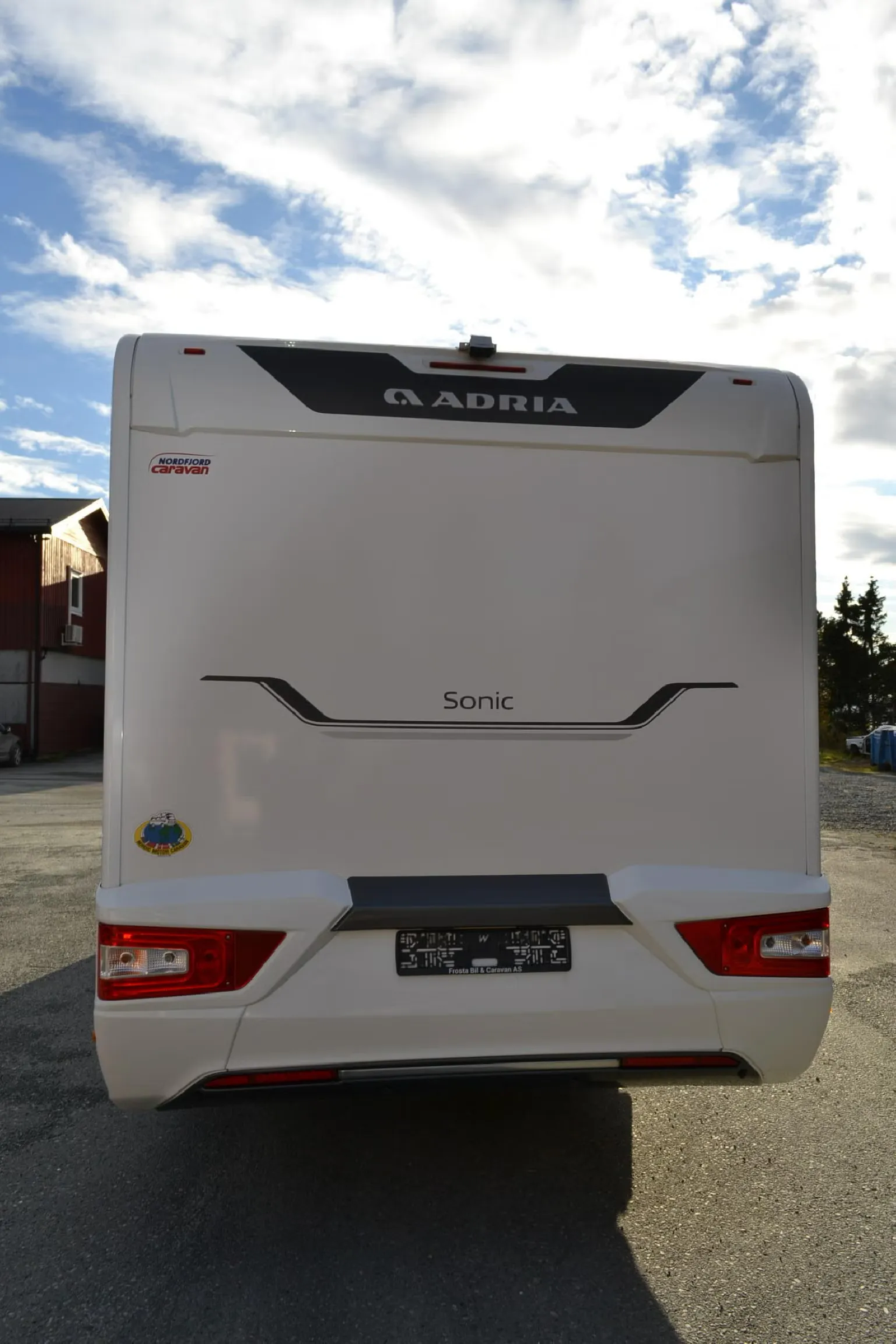 Adria Sonic I 700 DC