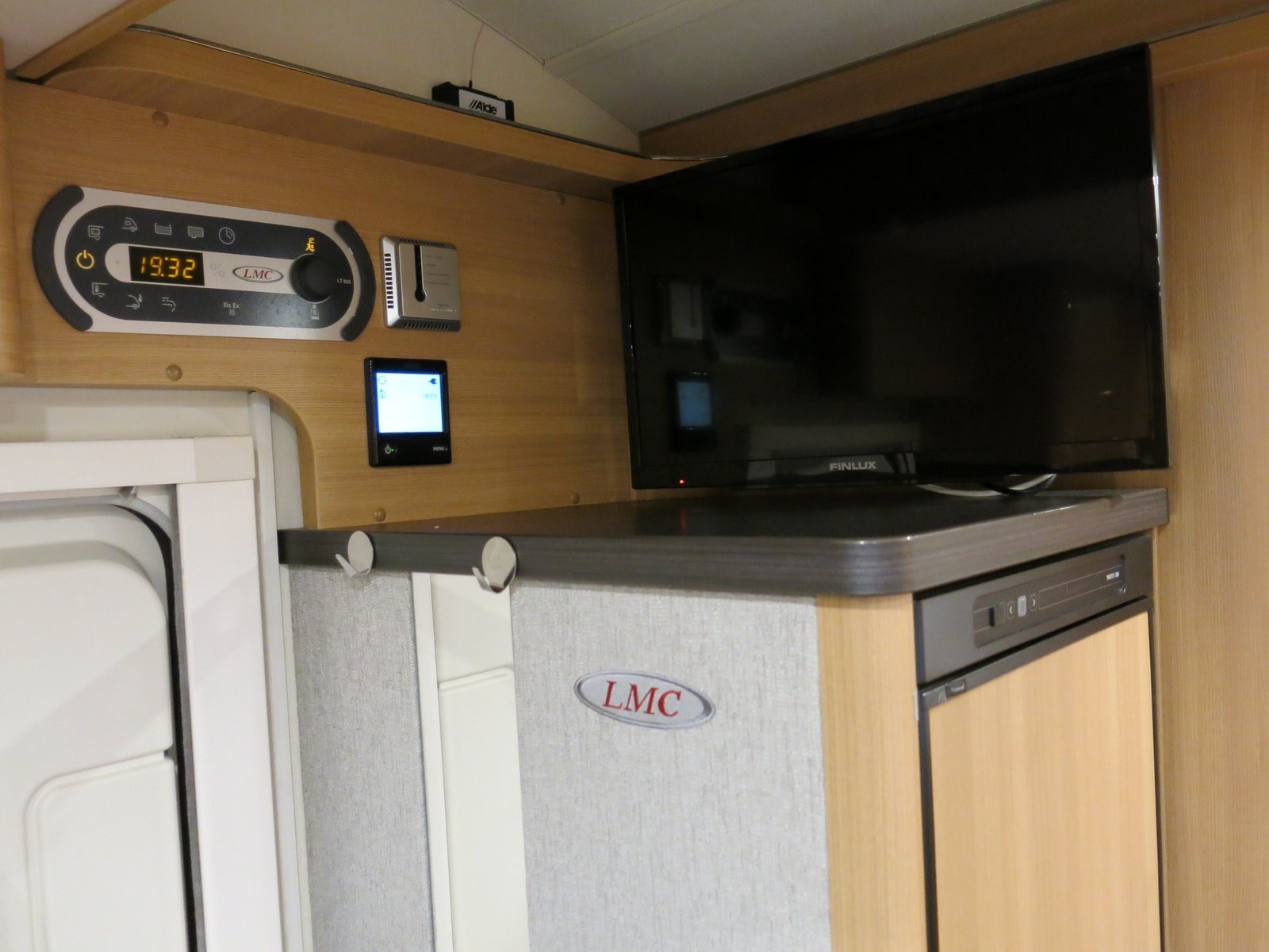 LMC 737 G Breezer kaufen – Kroken Bobil AS