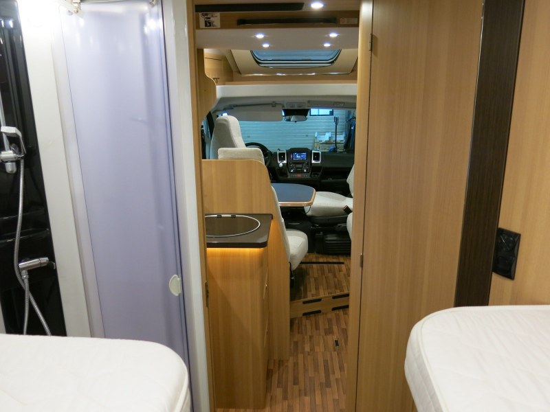 LMC 737 G Breezer kaufen – Kroken Bobil AS