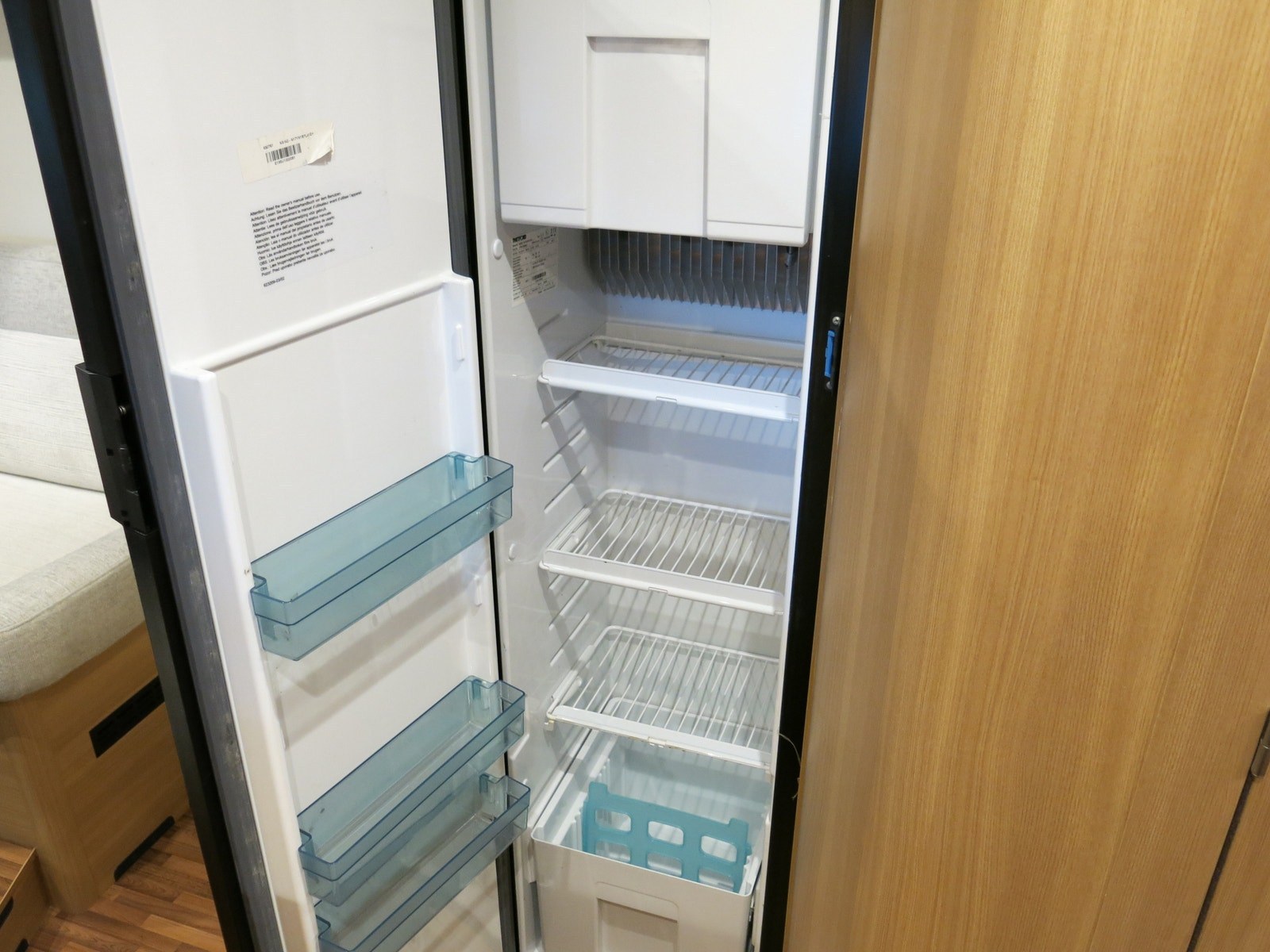 LMC 737 G Breezer kaufen – Kroken Bobil AS