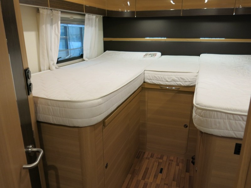 LMC 737 G Breezer kaufen – Kroken Bobil AS