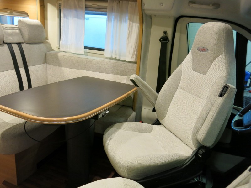 LMC 737 G Breezer kaufen – Kroken Bobil AS