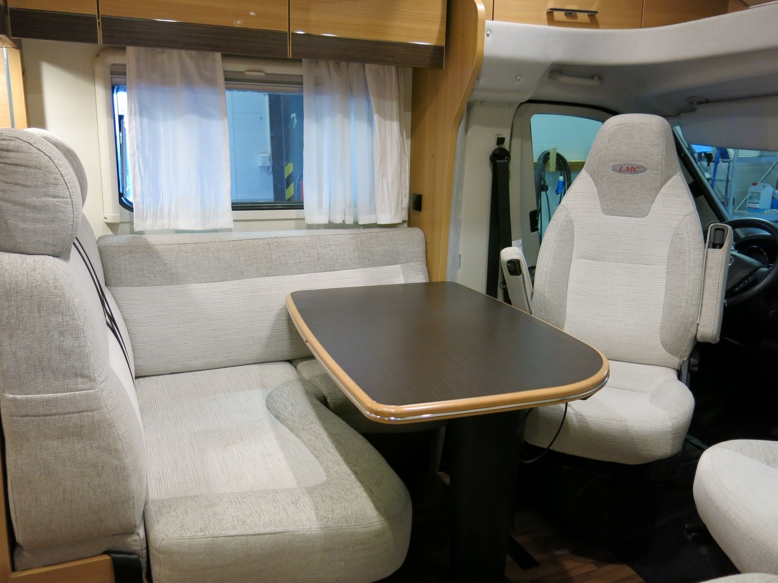 LMC 737 G Breezer kaufen – Kroken Bobil AS