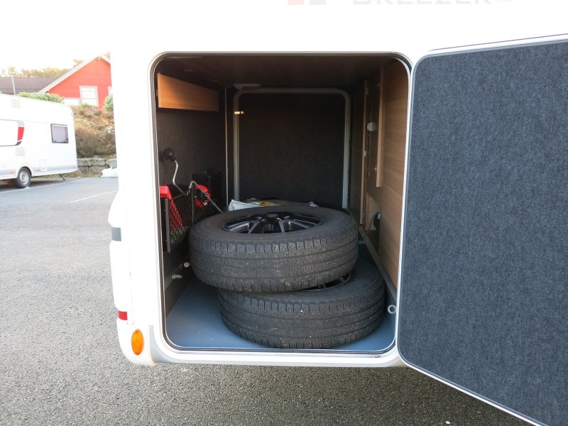 LMC 737 G Breezer kaufen – Kroken Bobil AS