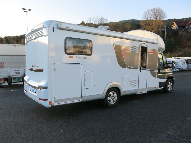 LMC 737 G Breezer kaufen – Kroken Bobil AS