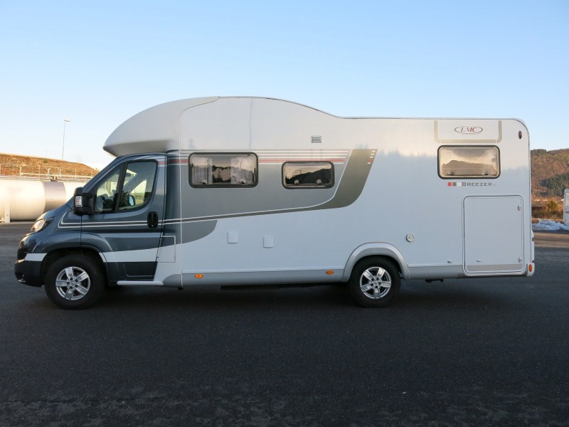 LMC 737 G Breezer kaufen – Kroken Bobil AS