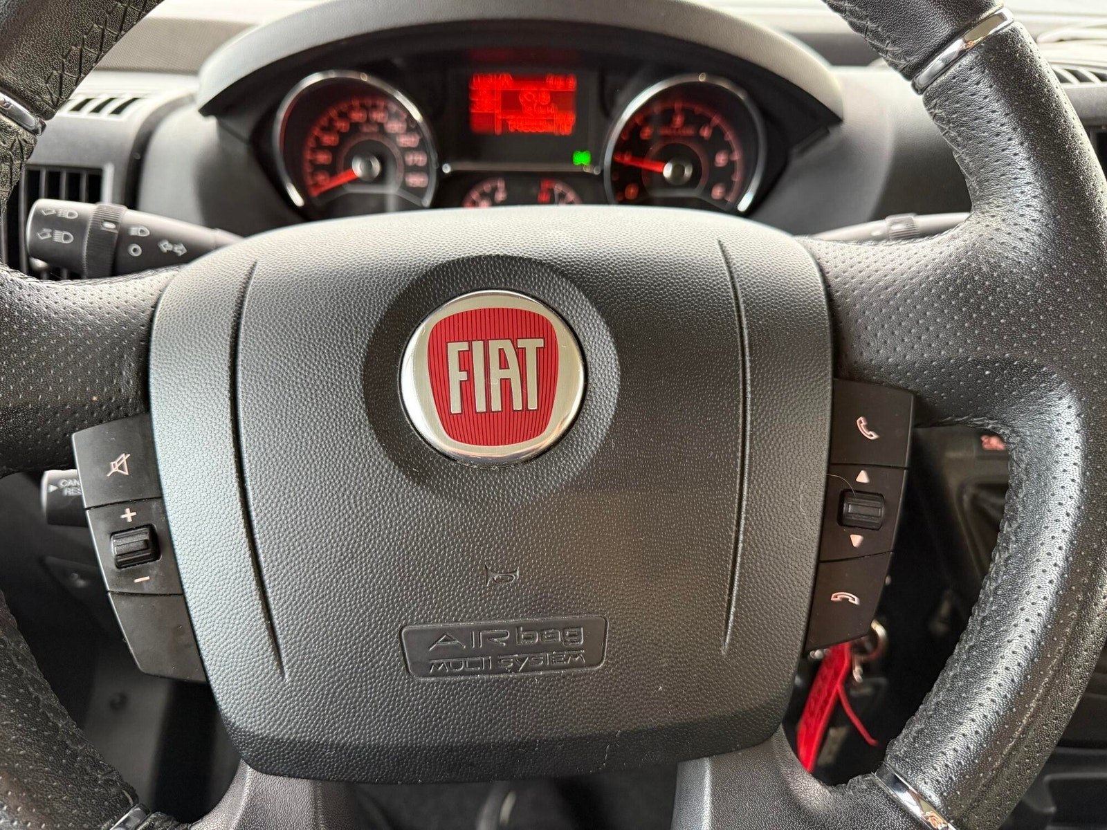 LMC Explorer Sportline 675 kaufen – Kroken Bobil AS