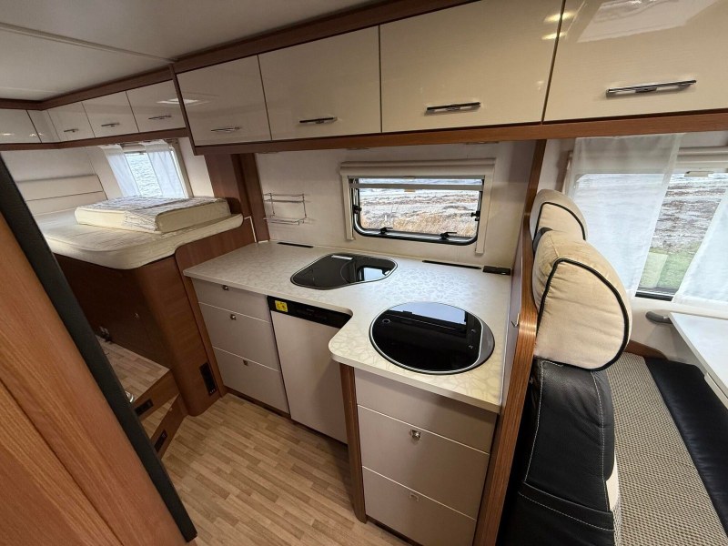LMC Explorer Sportline 675 kaufen – Kroken Bobil AS