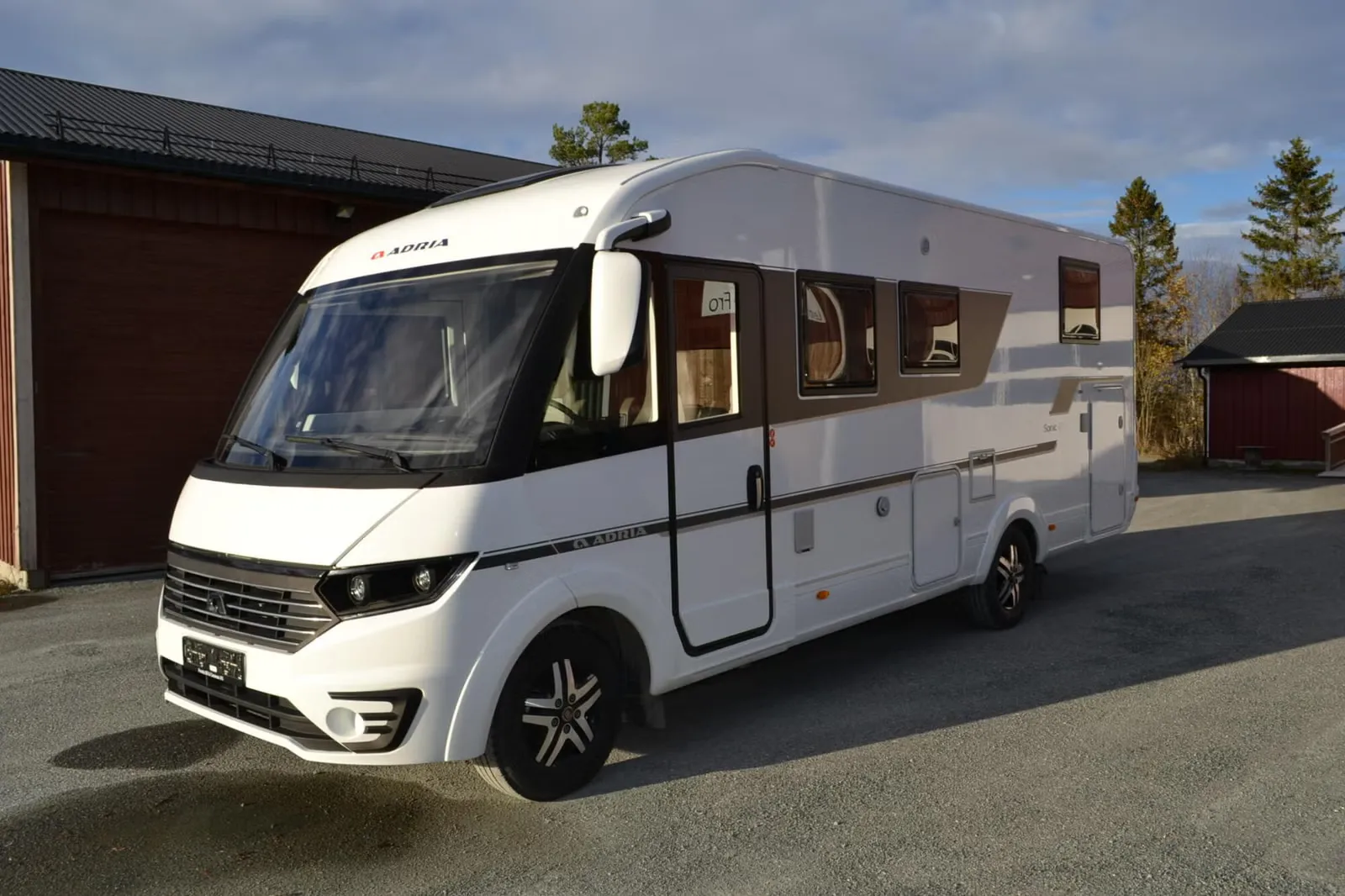 Adria Sonic I 700 DC