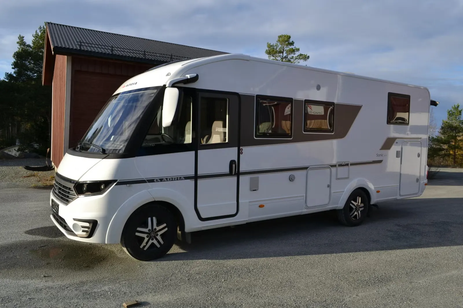 Adria Sonic I 700 DC