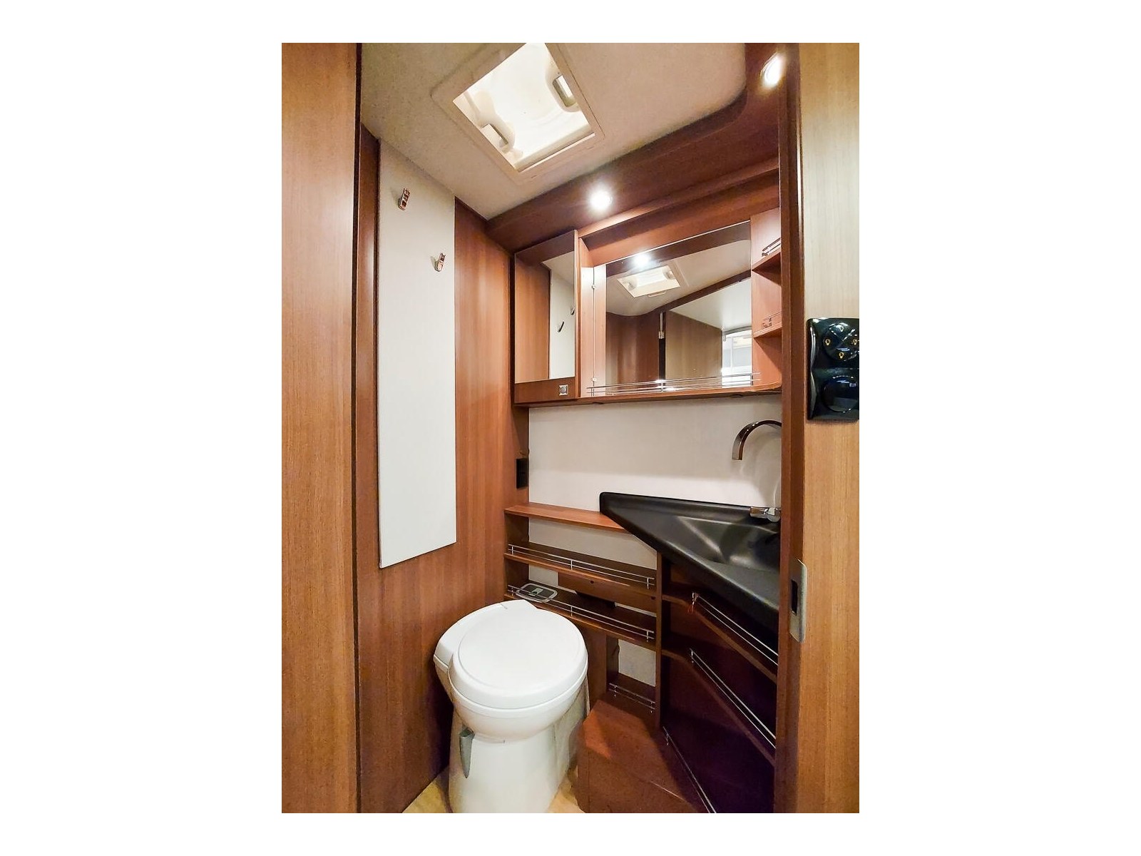 LMC I 745 Sportline kaufen – Kroken Bobil AS