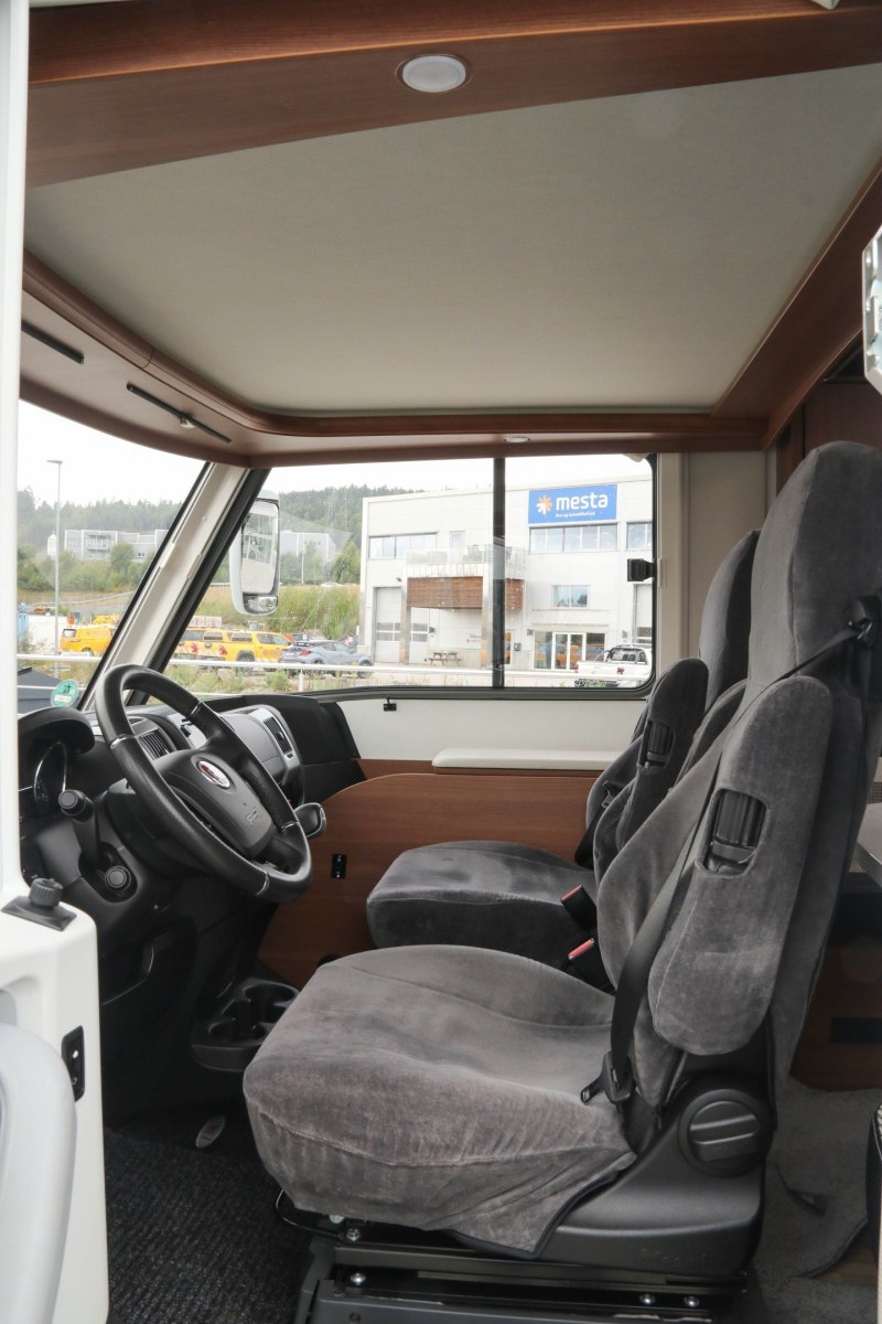 LMC I 745 SportLine kaufen – Kroken Bobil AS