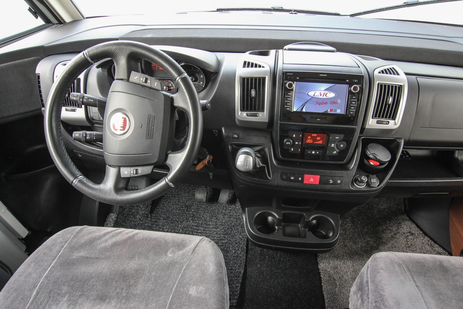 LMC I 745 SportLine kaufen – Kroken Bobil AS