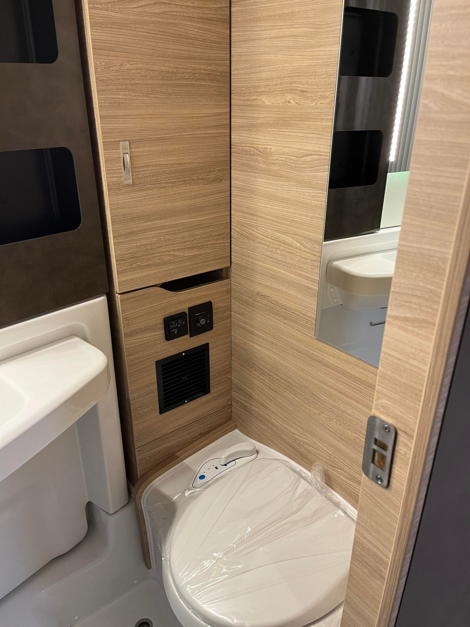 4x4 Knaus Van TI Plus 650 MEG kaufen – Kroken Bobil AS