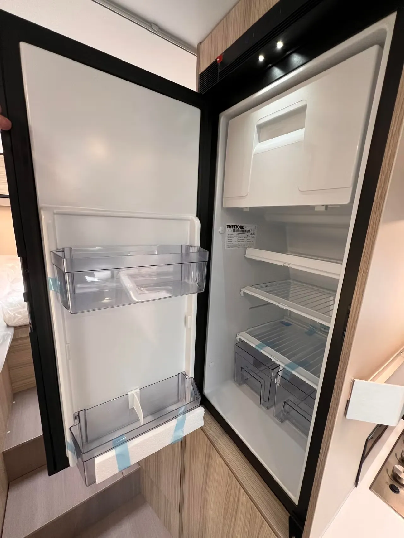 Adria Compact DL 2.2 / 140 ch