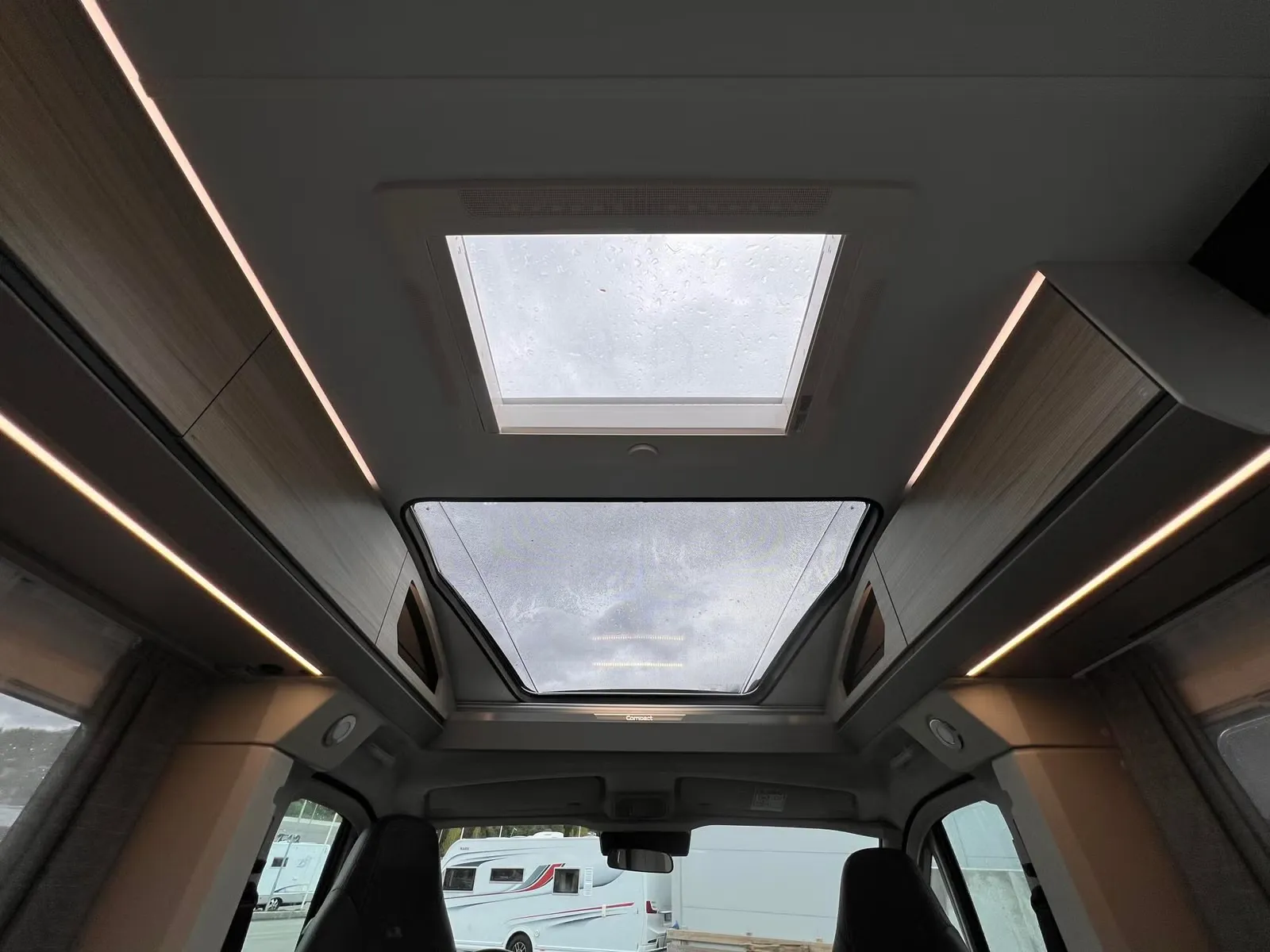 Adria Compact DL 2.2 / 140 ch