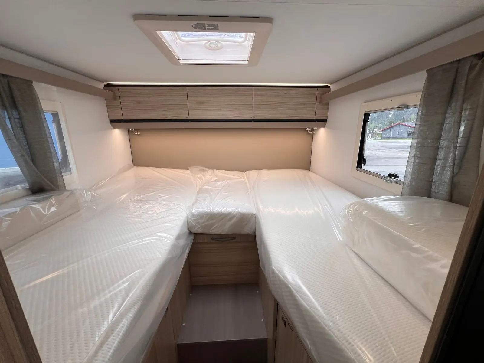 Adria Compact DL 2.2 / 140 ch