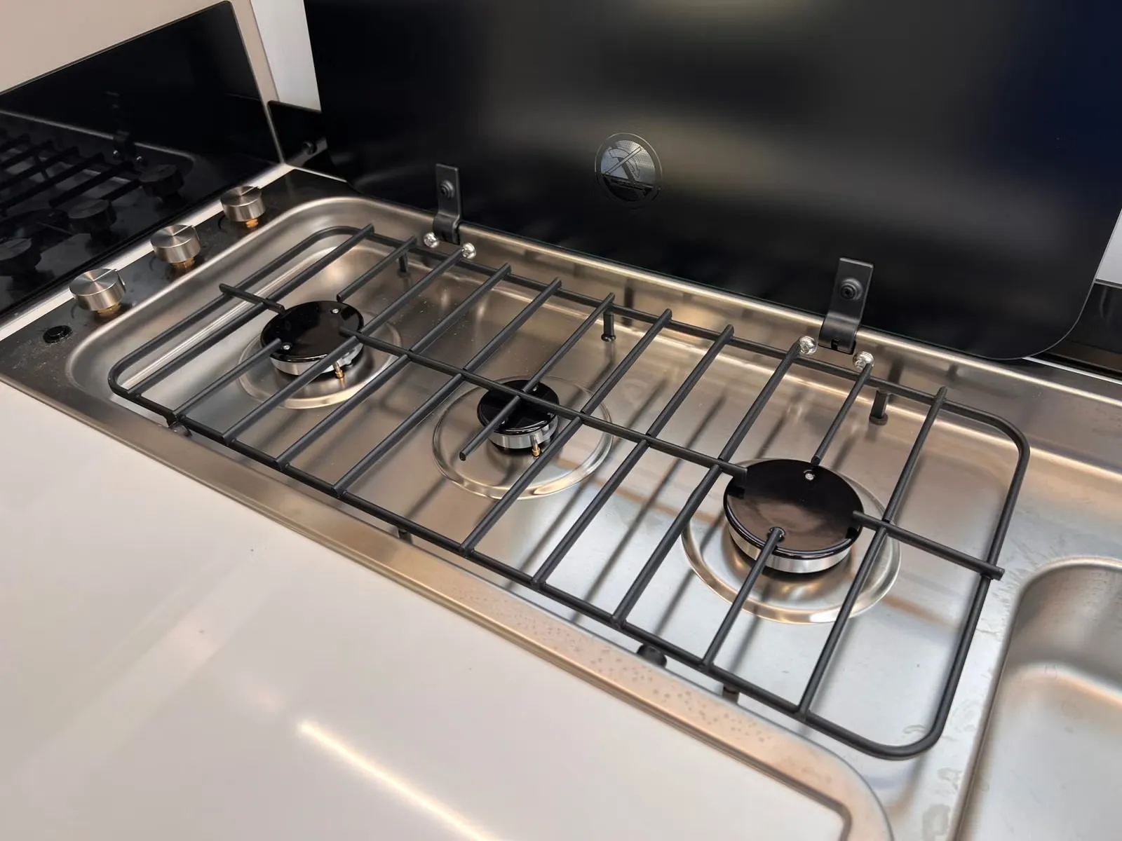 Adria Compact DL 2.2 / 140 ch