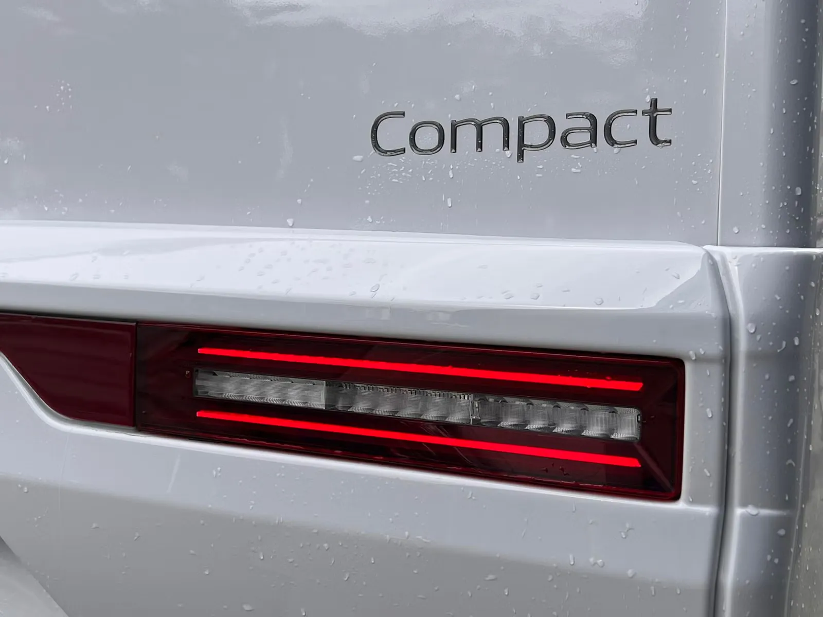 Adria Compact DL 2.2 / 140 ch