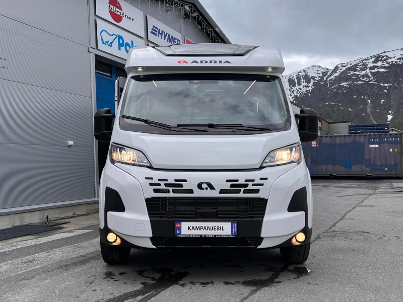 Adria Compact DL 2.2 / 140 ch