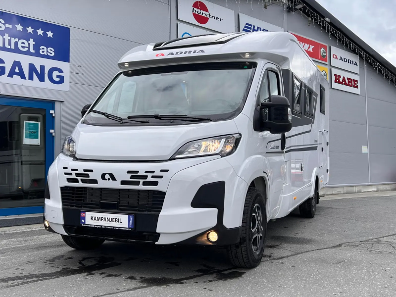 Adria Compact DL 2.2 / 140 ch