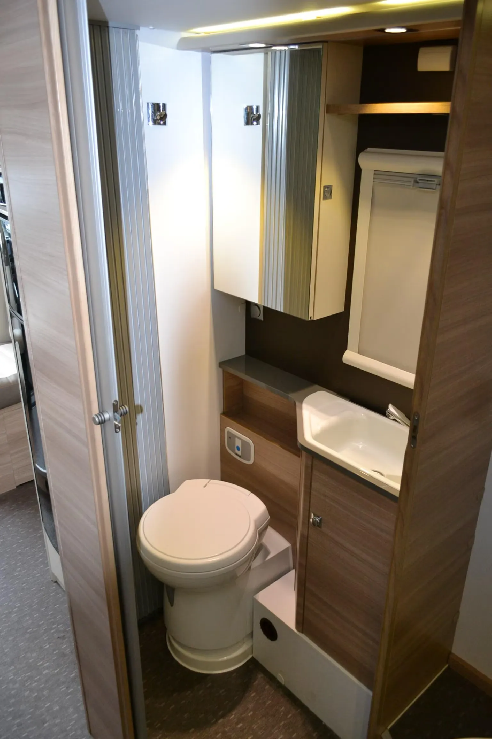 Adria Matrix M 670 SC