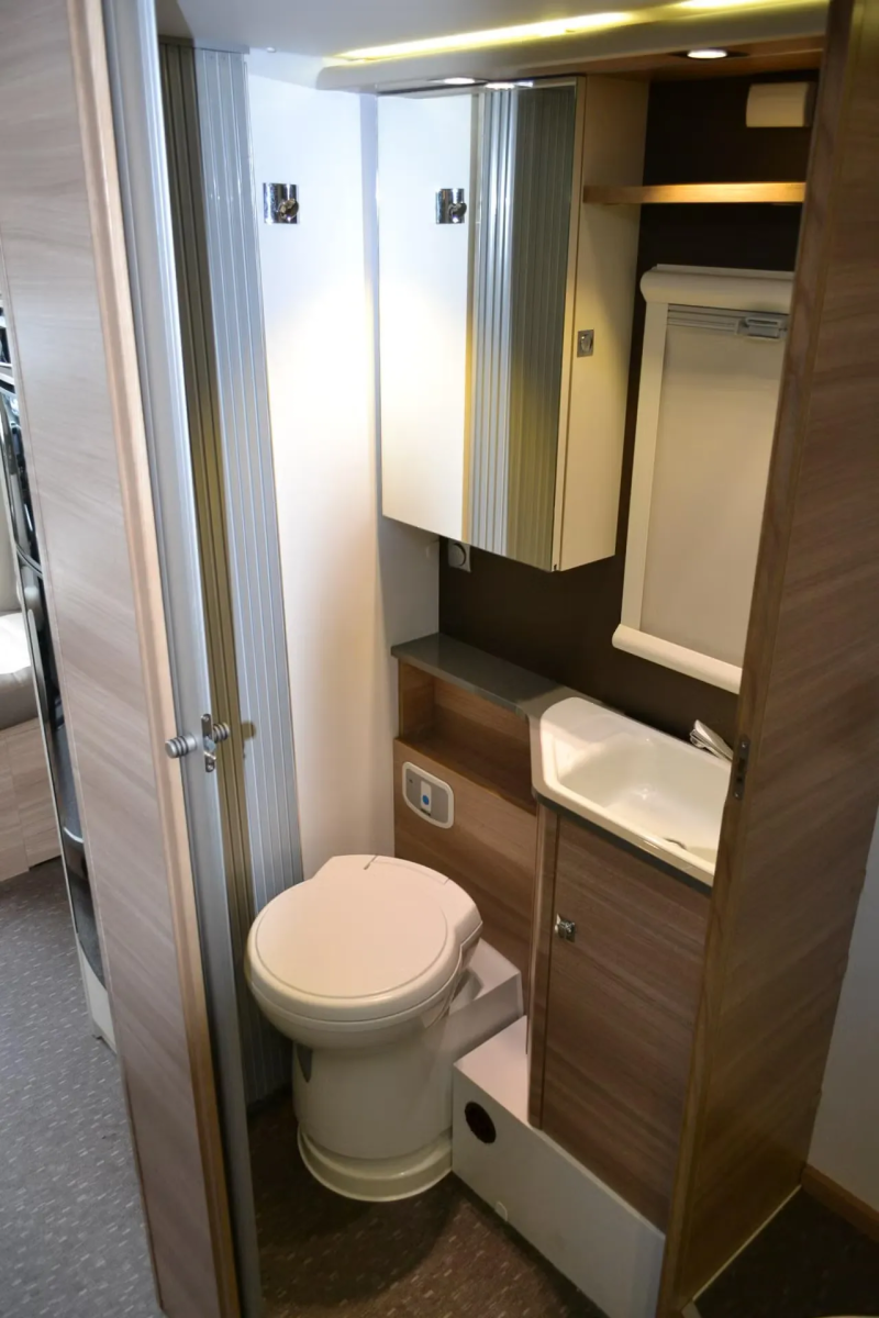 Adria Matrix M 670 SC