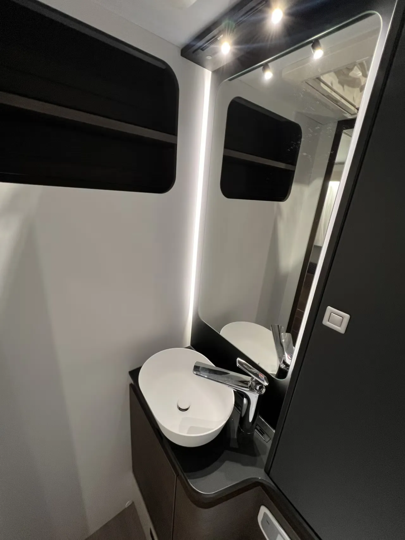 Adria MATRIX SUPREME 670 DL