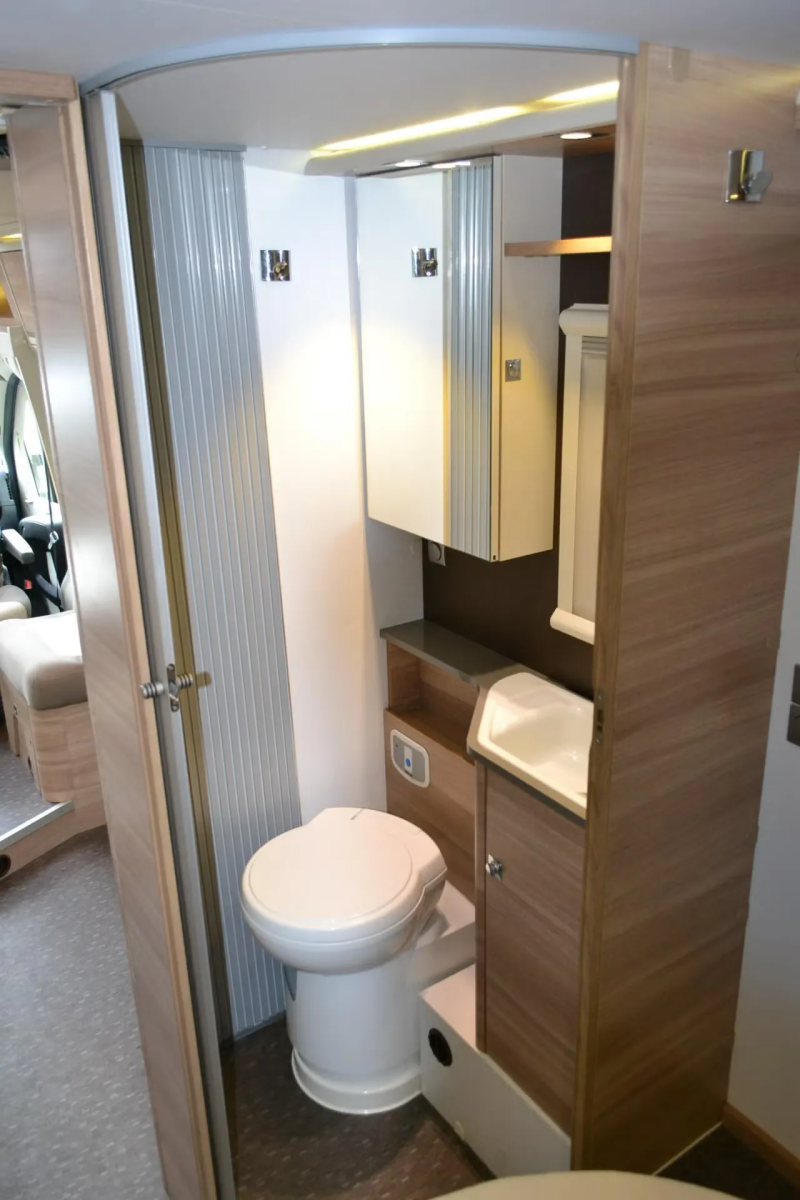 Adria Matrix M 670 SC