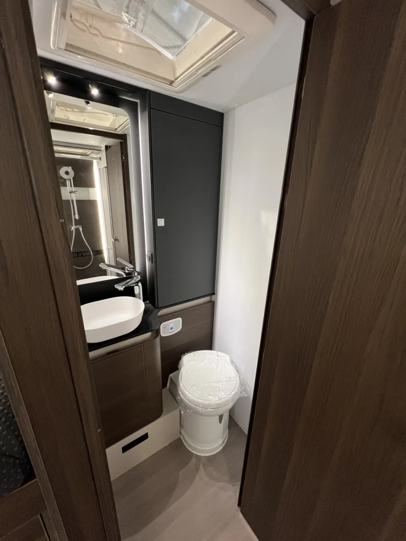 Adria MATRIX SUPREME 670 DL