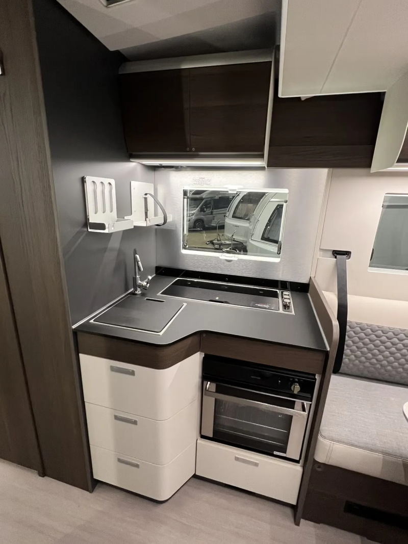 Adria MATRIX SUPREME 670 DL