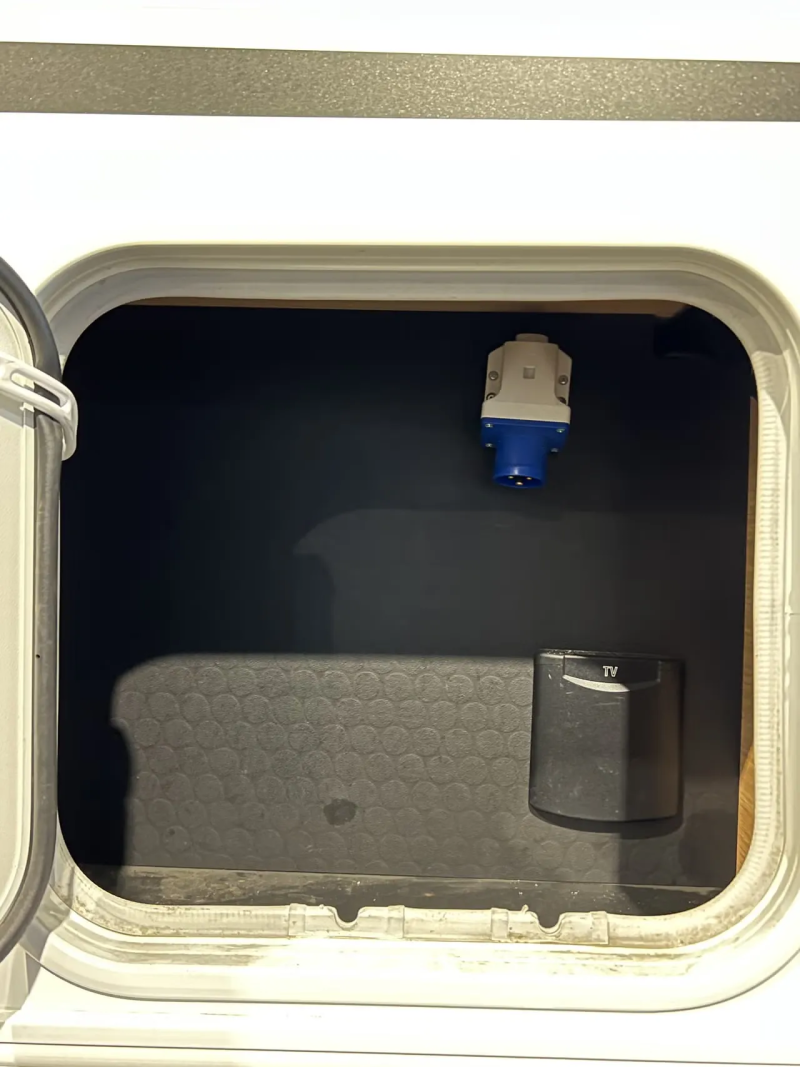 Adria Matrix Plus 670 SL