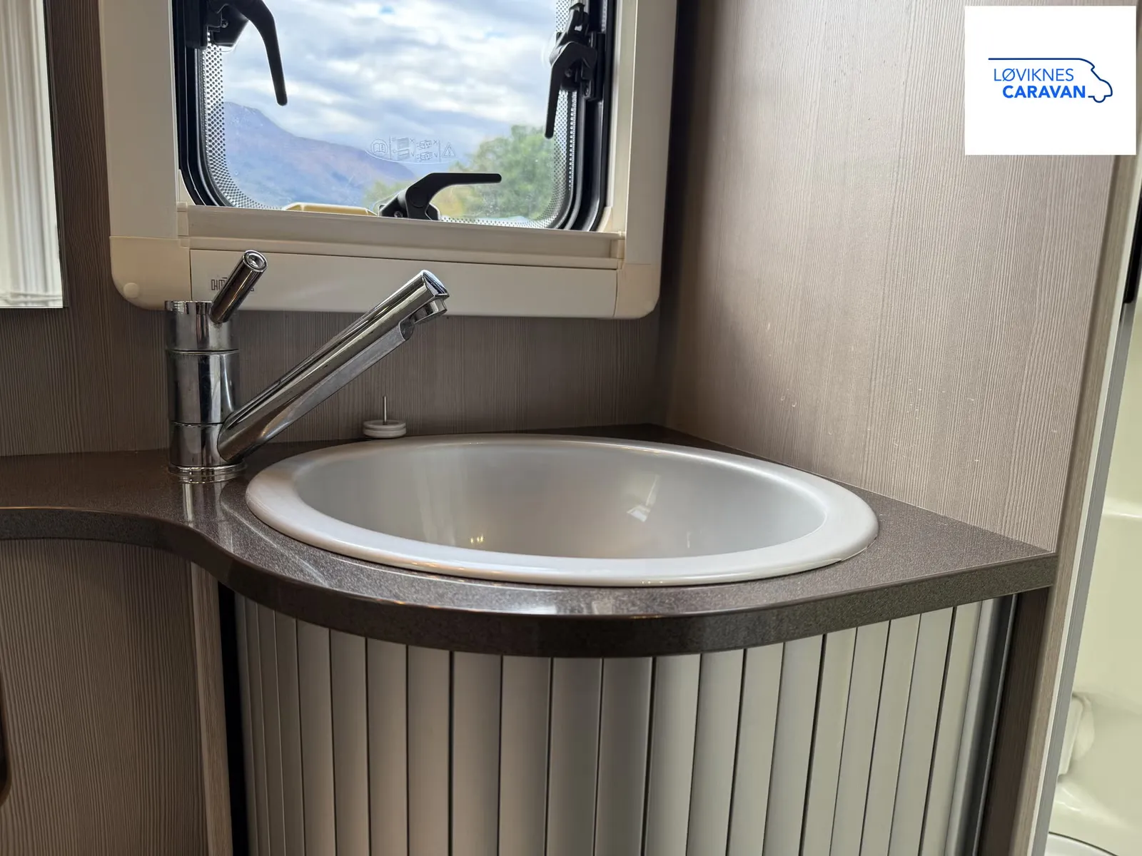 Adria MATRIX SUPREME M 677