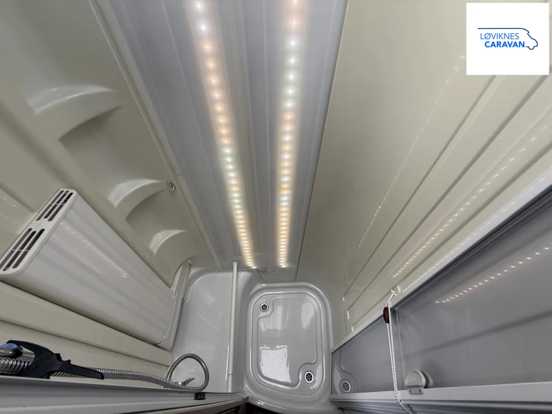 Adria MATRIX SUPREME M 677