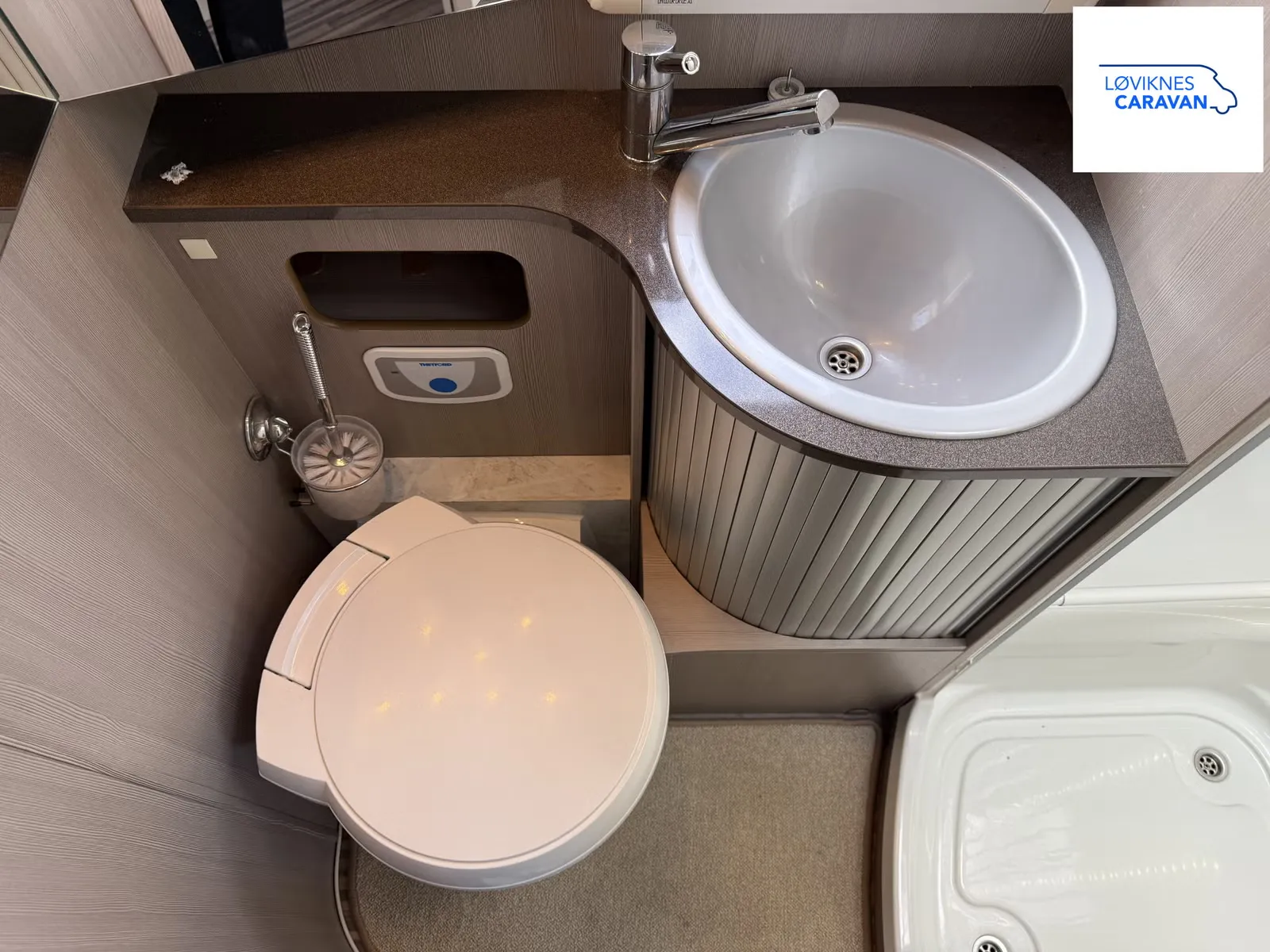 Adria MATRIX SUPREME M 677