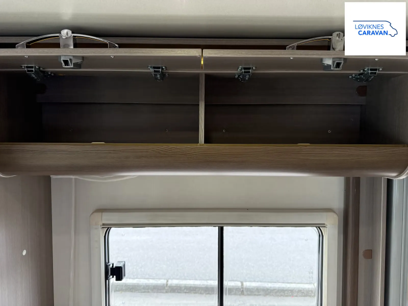 Adria MATRIX SUPREME M 677