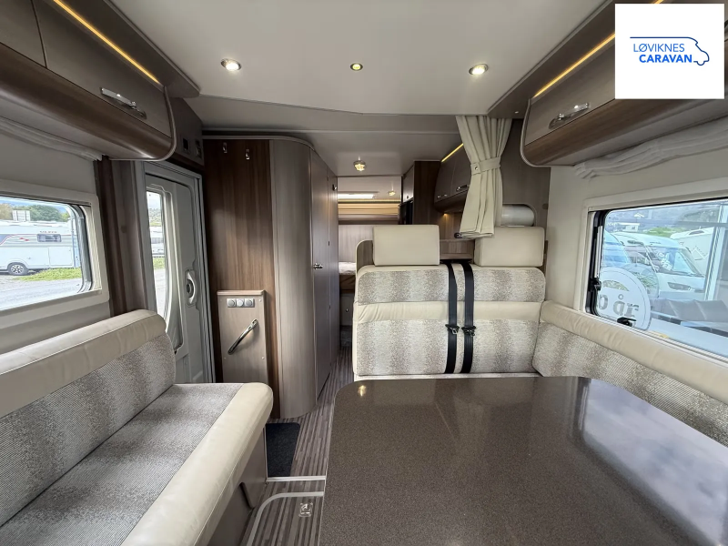 Adria MATRIX SUPREME M 677