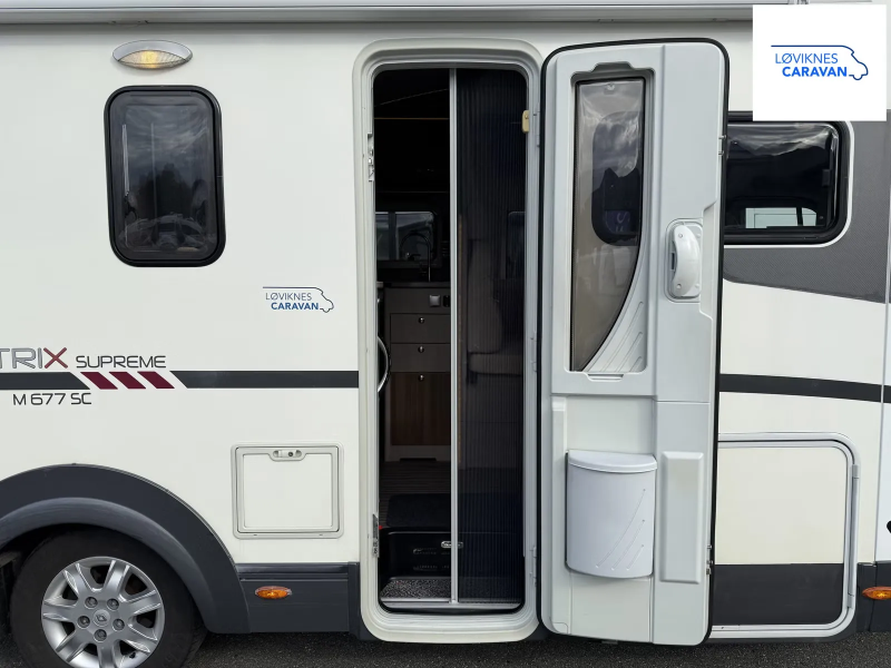 Adria MATRIX SUPREME M 677