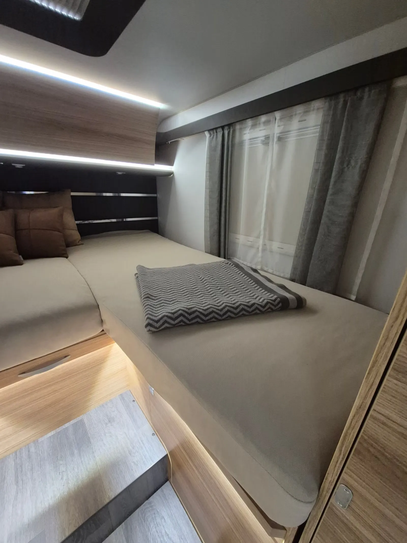 Adria Sonic i 700 SL