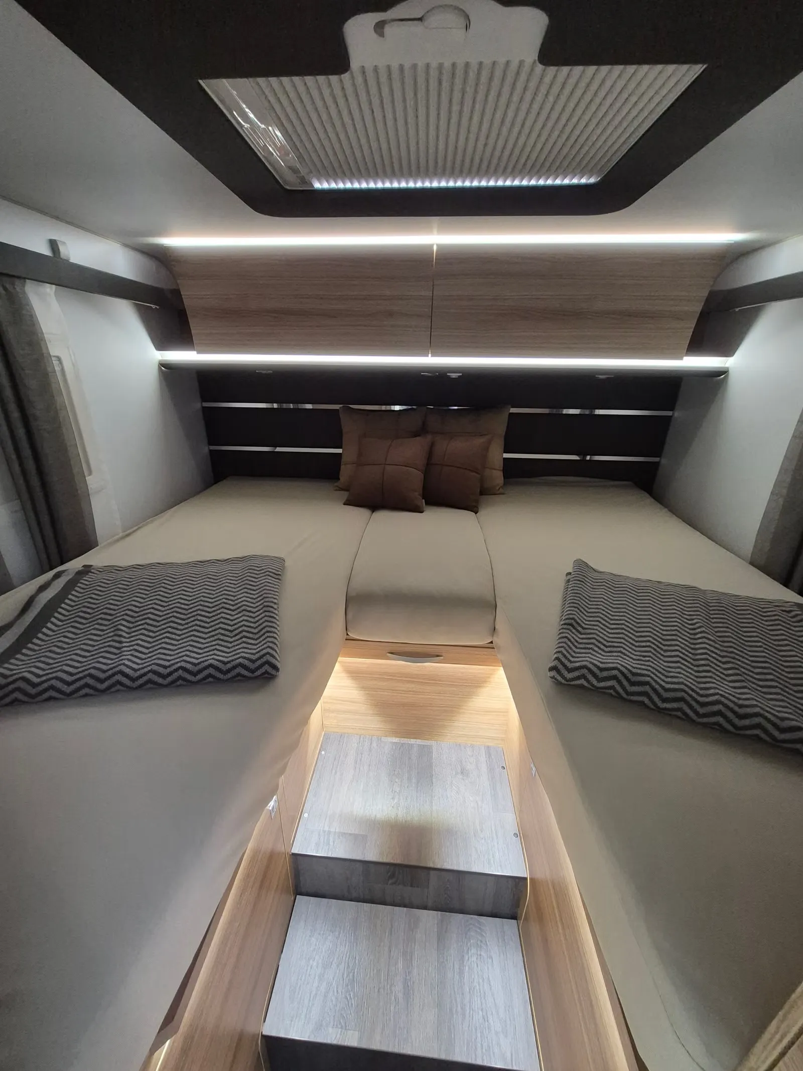 Adria Sonic i 700 SL