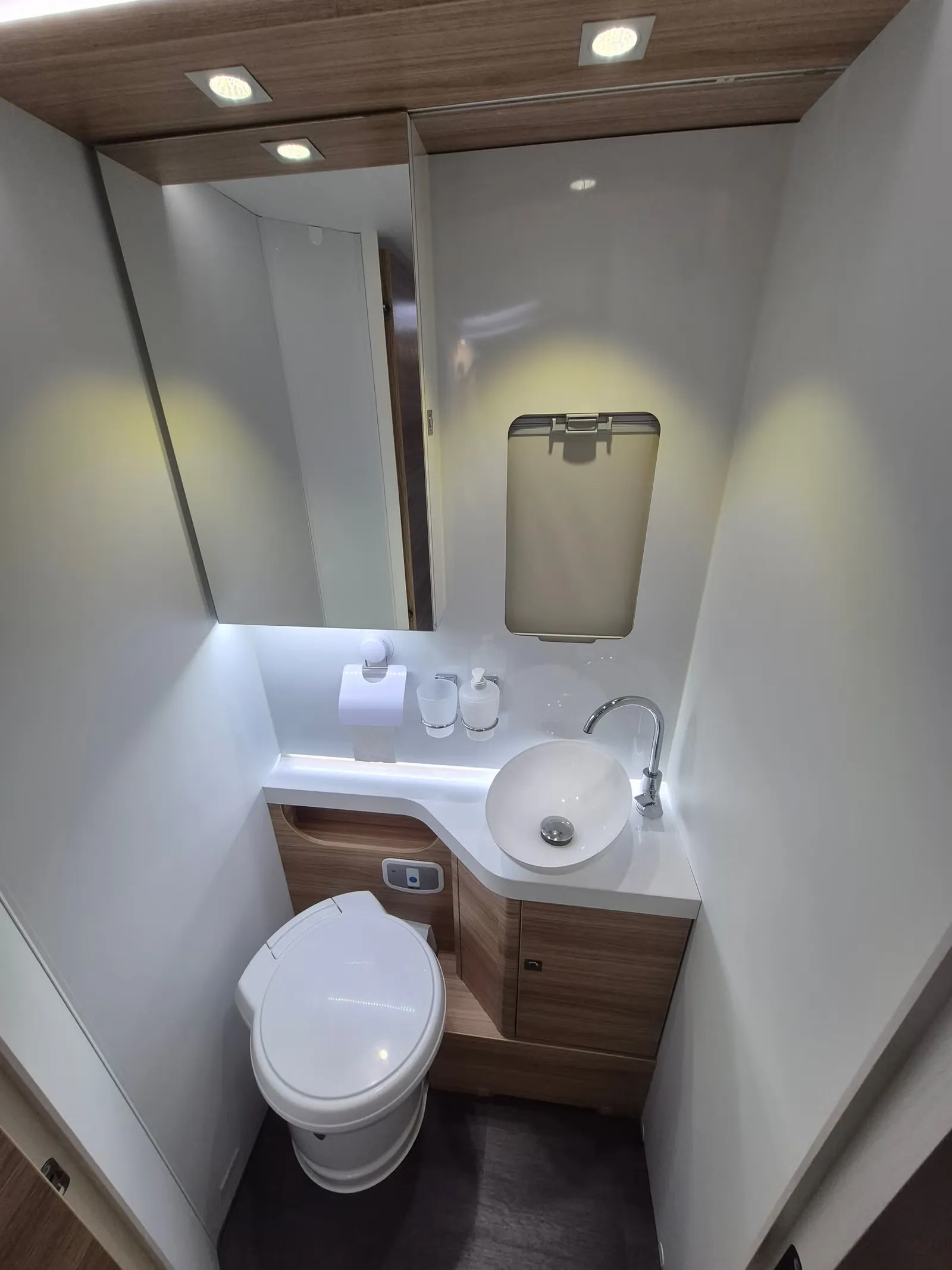 Adria Sonic i 700 SL