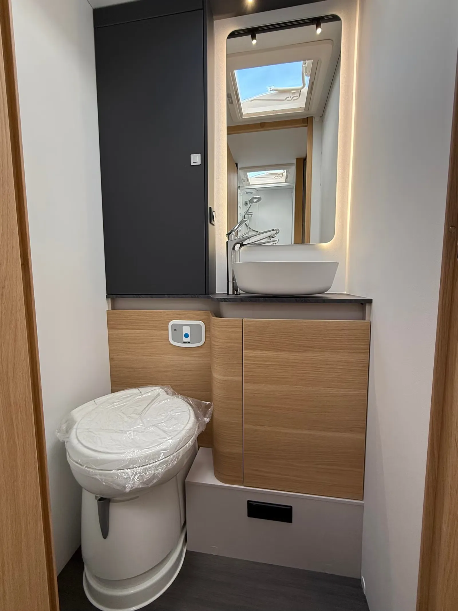 Adria Coral Axess 670 SL