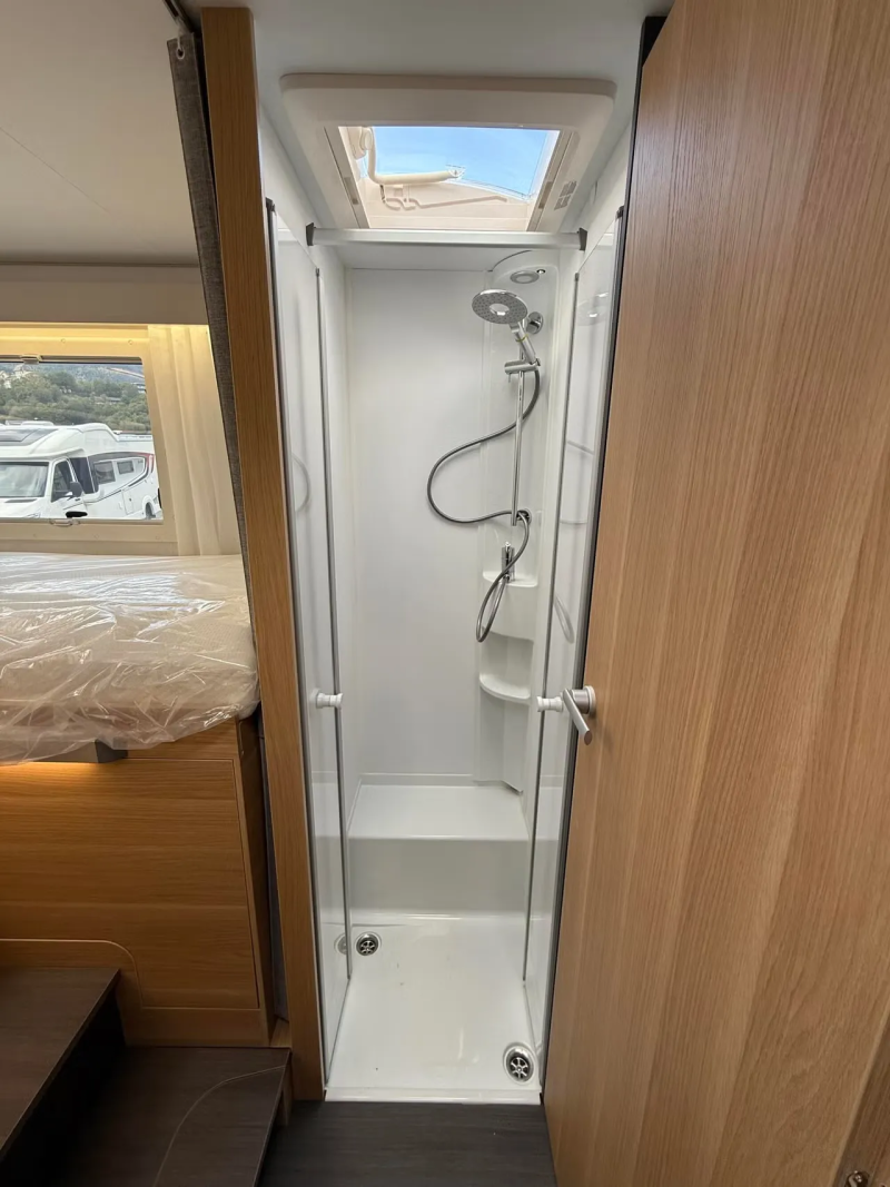 Adria Coral Axess 670 SL